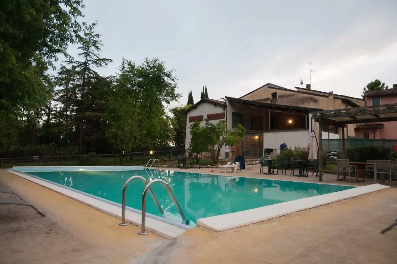 Bed and Breakfast Casale del Sole Garda Monzambano 0*,
