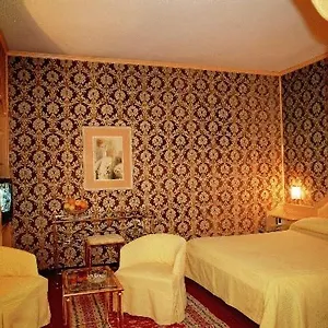 carletto.hotelslidodijesolo.com/