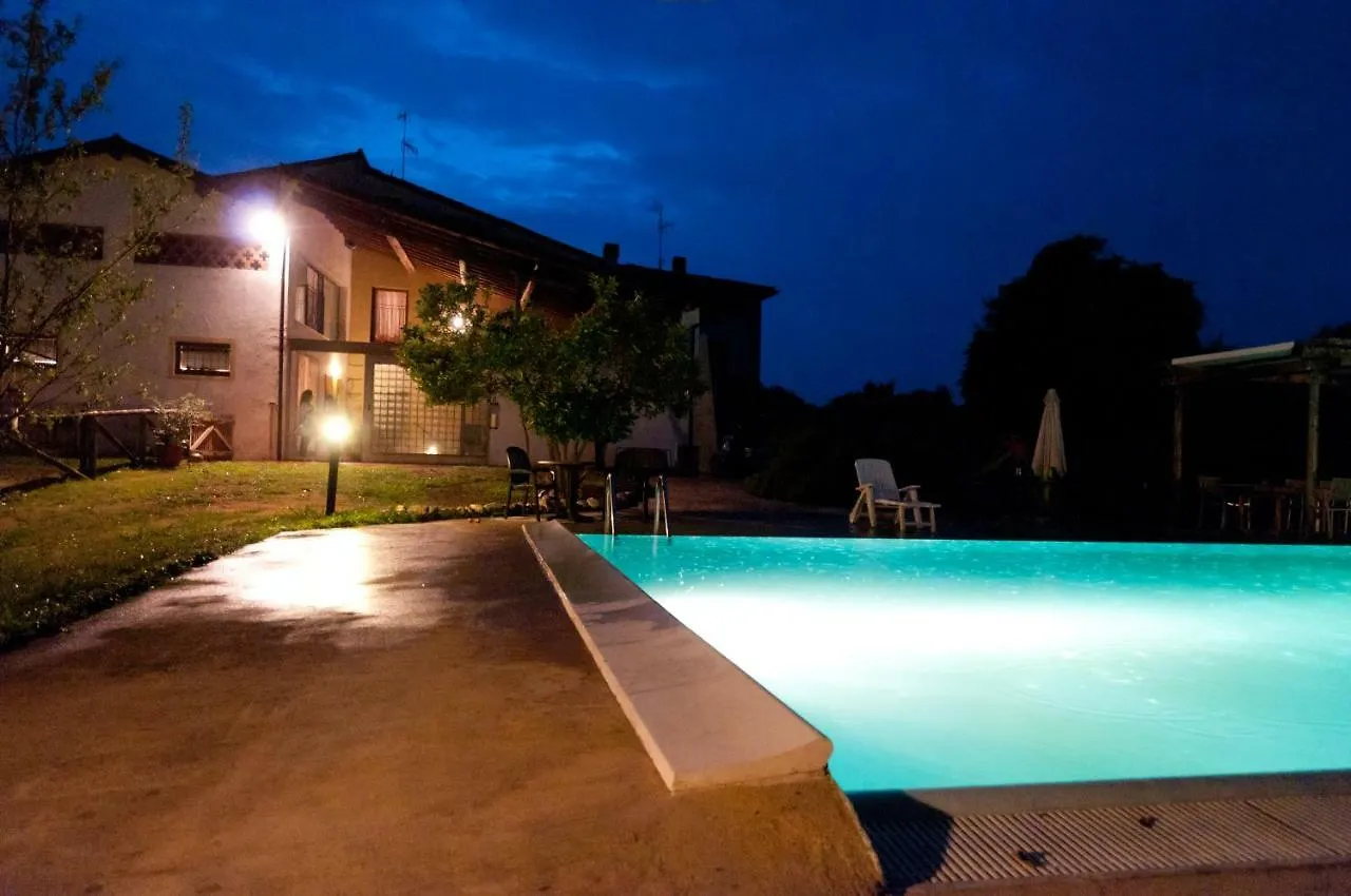Bed and Breakfast Casale Del Sole Garda Monzambano 0*,  Itálie
